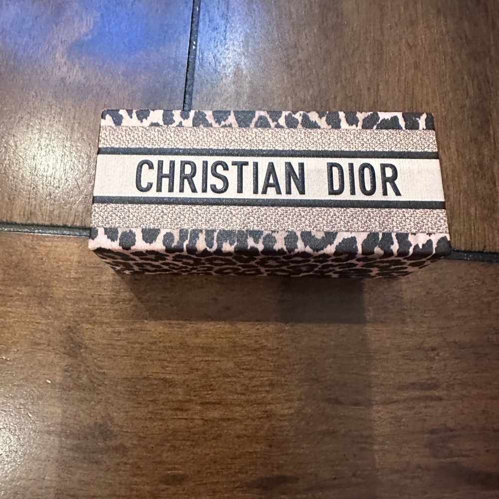 Dior Mitzah Lipstick Case / Holder * Limited Edition*
Leapord-Print